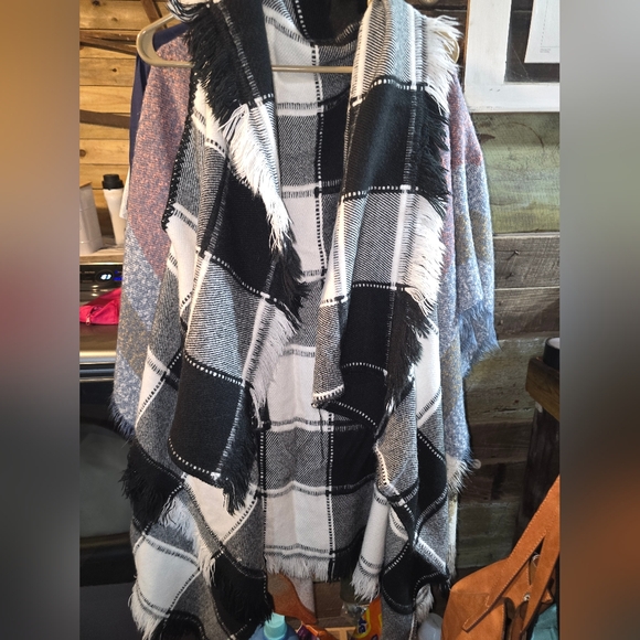 Vest - Picture 2 of 2